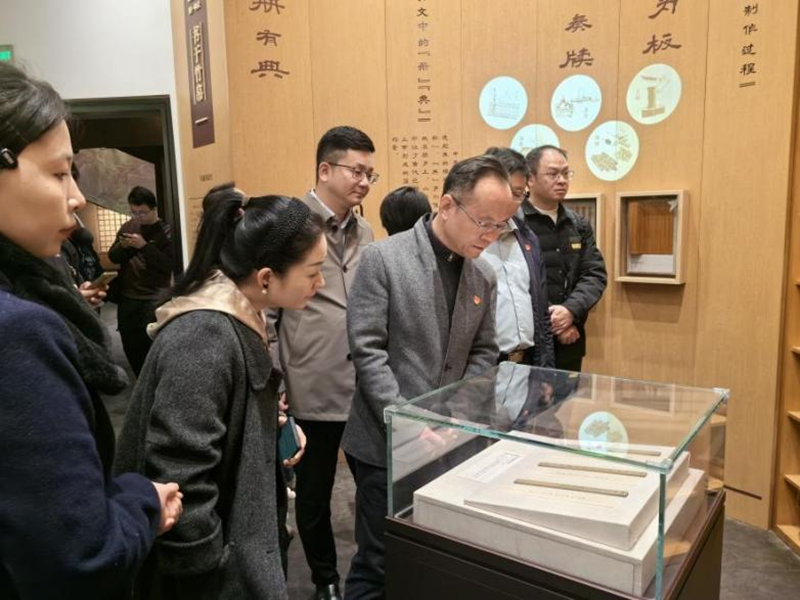 1740741672576.png 图片2.png