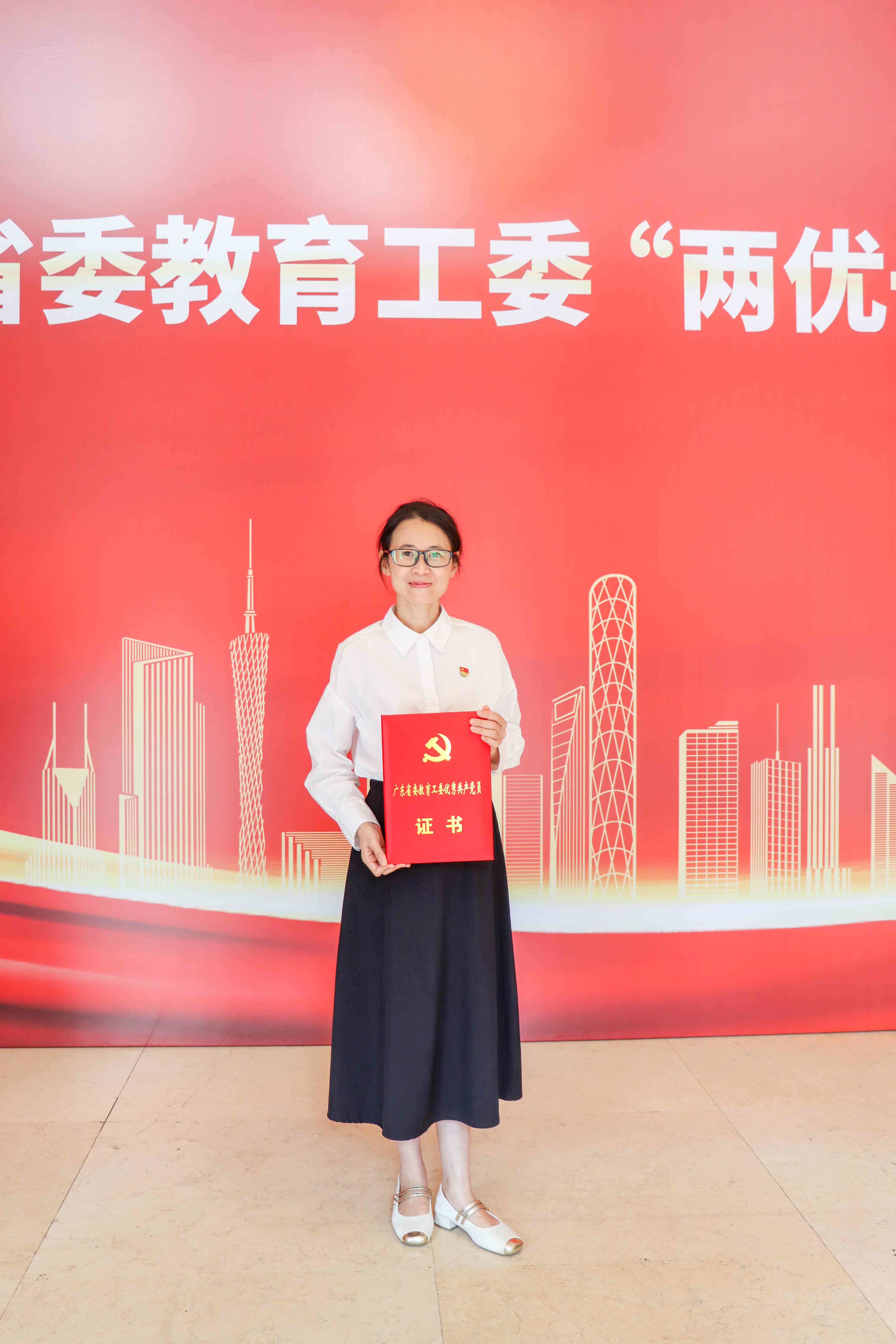 何老师3.jpg
